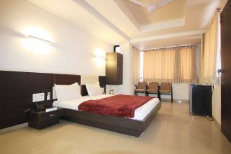 Hotel Skyland, Ahmedabad 4
